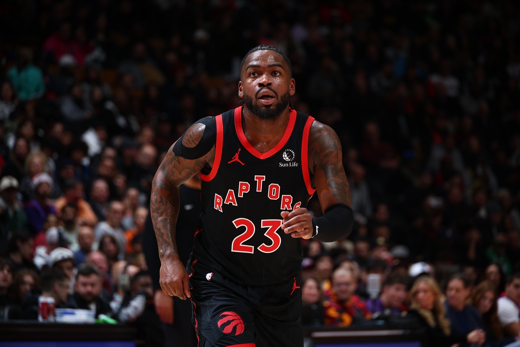 13助攻生涯新高！谢德：英格拉姆只获得13次出手 这是我的问题